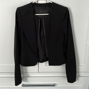 Chic bcbg jacket, hits at the waist, structured shoulder